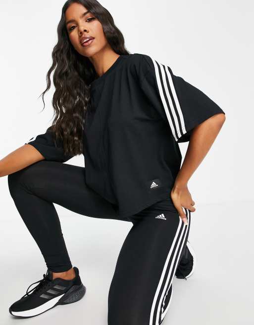 adidas - Sportswear - Sort T-shirt med tre striber i firkantet pasform