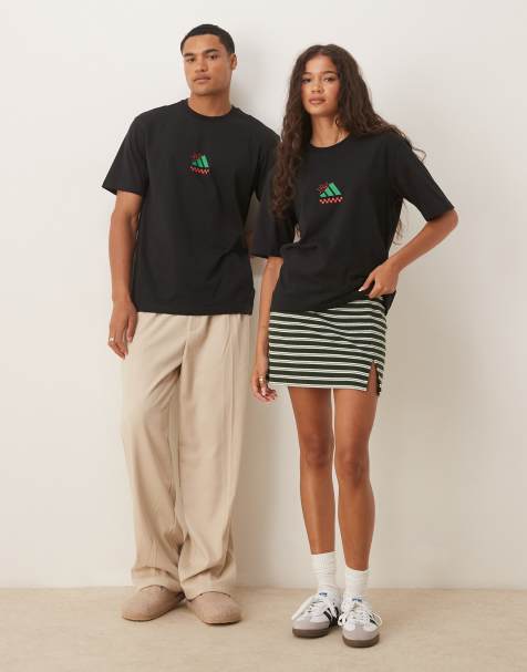 adidas – Sportswear – Svart t-shirt med pizzatryck - view 1