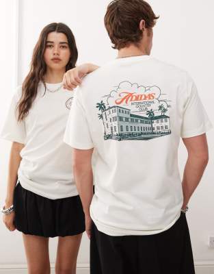 adidas Sportswear - T-Shirt in Creme mit „Country Club"-Grafikprint-Weiß