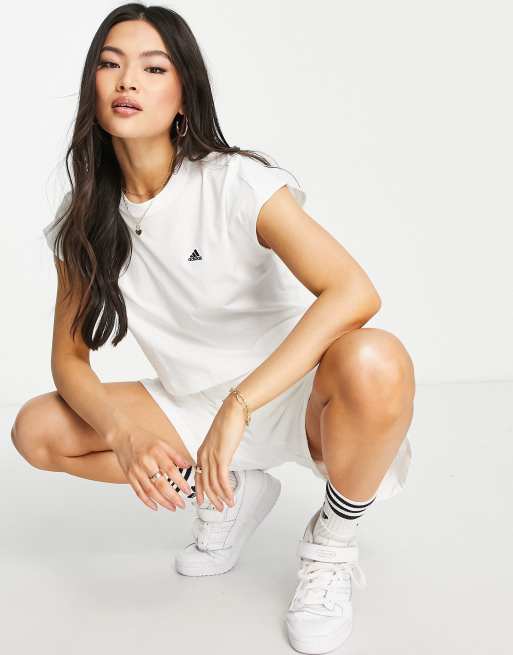 adidas - Sportswear - T-shirt met afgeknipte mouwen in wit