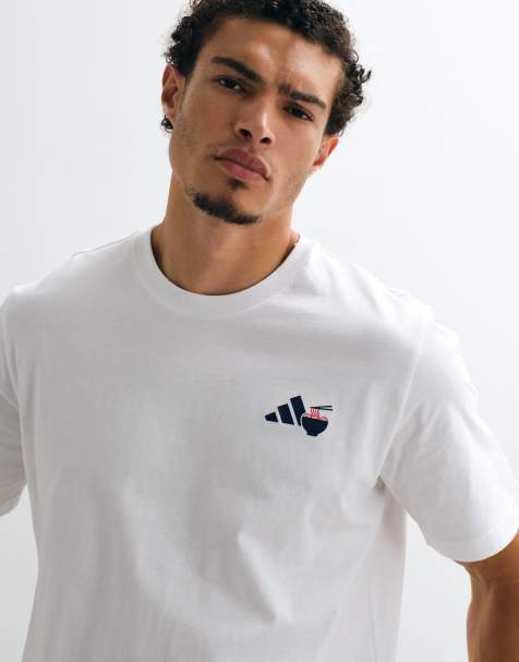adidas Sportswear T-Shirt mit Ramen-Grafik in Wollweiß - view 1