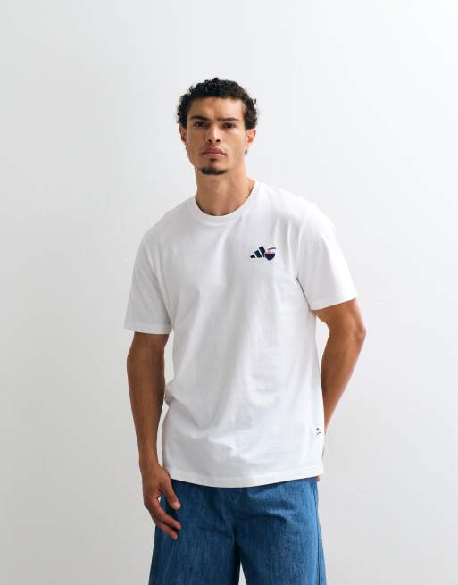 adidas Sportswear T-Shirt mit Ramen-Grafik in Wollweiß, 3 von 5