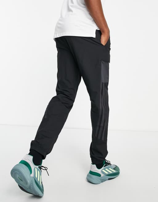 Tóxico Depender de campana adidas Sportswear woven joggers with tonal three stripes in black | ASOS