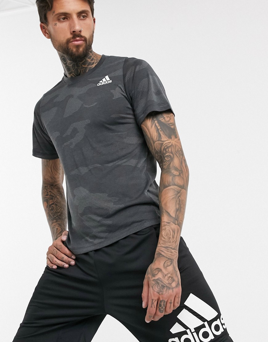 Adidas – Svart, kamouflagemönstrad tränings-t-shirt