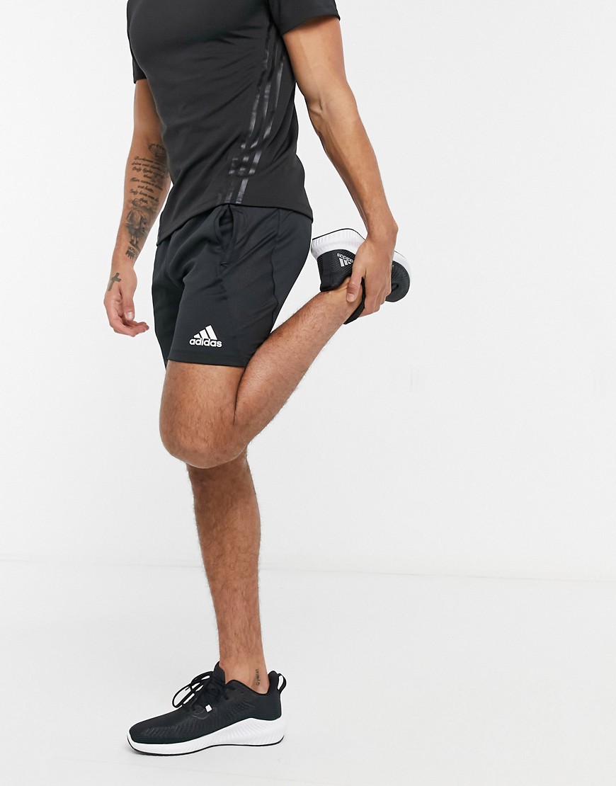 Adidas – Svarta shorts