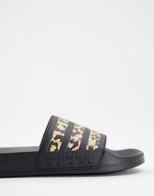 adidas Swim adilettes Slippers met luipaardprint