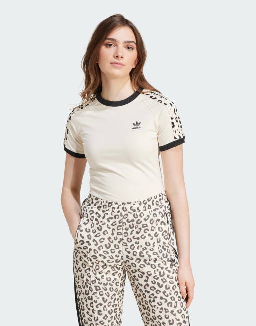 adidas T shirt bianca con 3 strisce leopardate ASOS