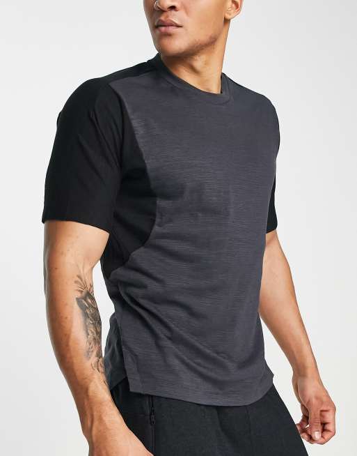 adidas - T-shirt de yoga bicolore - Noir