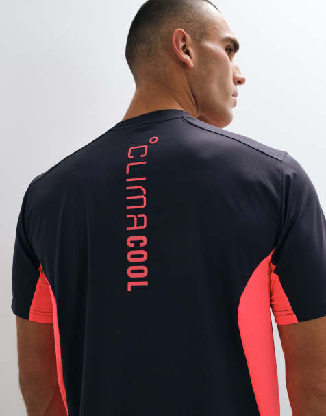 adidas T-shirt d'entraînement Tech color block noir et rouge - view 1
