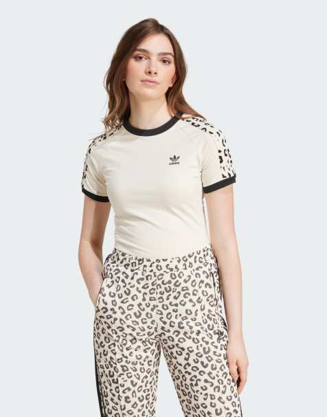 adidas - T-shirt med 3 striber i leopardprint - view 1