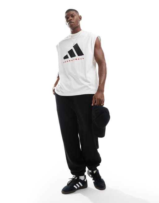 adidas - T-shirt senza maniche bianca nera e rossa con scritta “Basketball”, 2 di 4