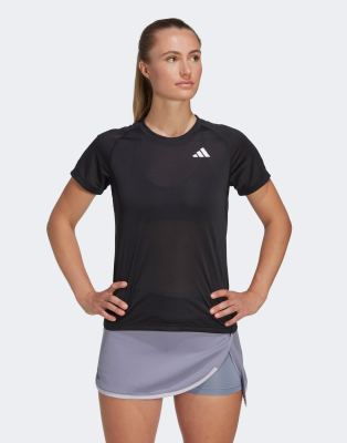 adidas - Tennis Club - T-Shirt in Schwarz