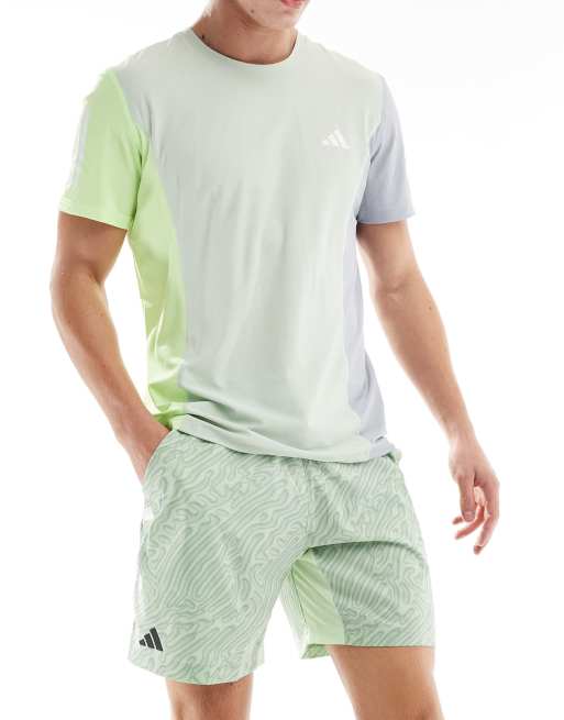 adidas Tennis – Heat.rdy Pro Printed Ergo – Shorts in Grün, 7 Zoll Schrittlänge