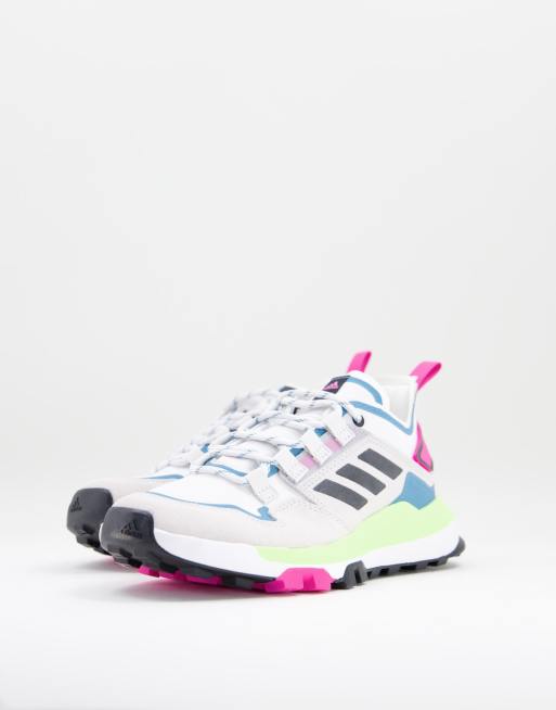 Adidas schuhe mit store bunten streifen