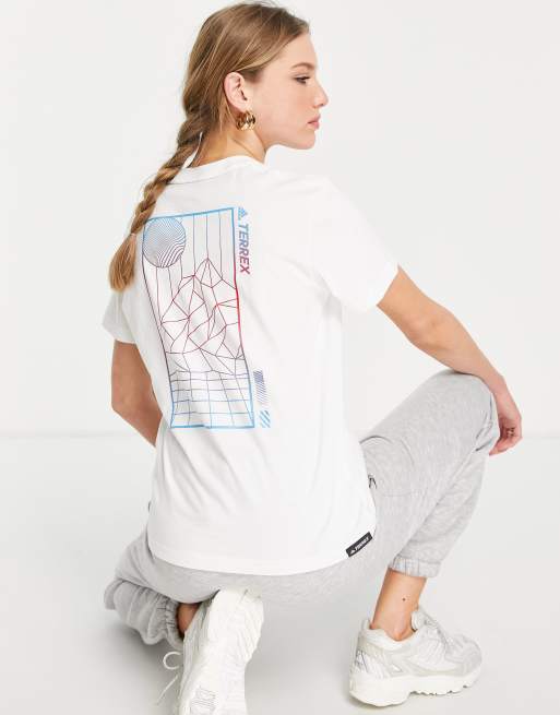 adidas – Terrex Mountain Terrain – Biały T-shirt z grafiką