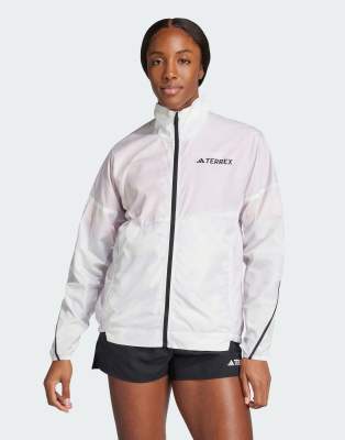 adidas Terrex - Multi - Gemusterte Windjacke in Dash Grey und Weiß-Grau