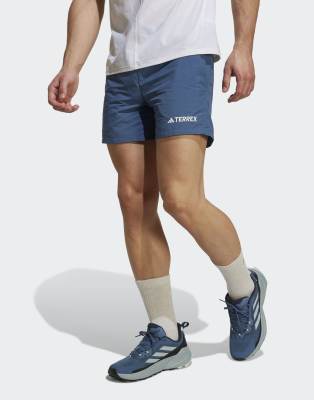 adidas - Terrex - Multi shorts in wonder staal