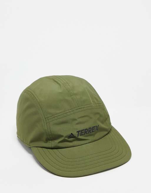 adidas Terrex - Pet met logo in kaki 