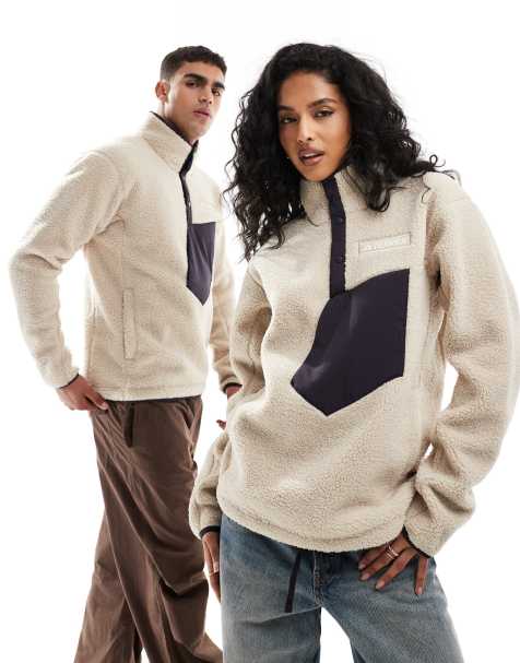 adidas – Terrex – Unisex-Sweatshirt aus Teddy-Fleece in Beige - view 1