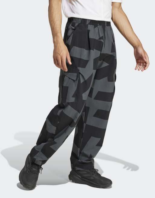 adidas - Terrex Xploric - Cargo broek met print in zwart en grijs