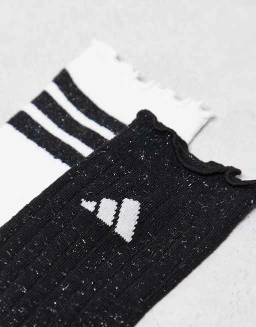 adidas Training – 2er-Pack Crew-Socken in Weiß und glitzerndem Schwarz mit Rüschen, 2 von 3