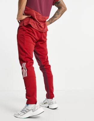 red joggers outfit men