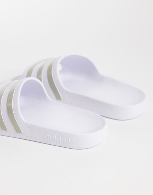 adidas Training – Adilette Aqua – Białe klapki, 4 z 4