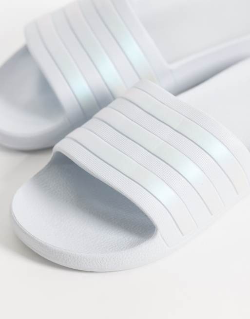 adidas Training – Adilette Aqua – Slider in Blau und Metallic, 2 von 4