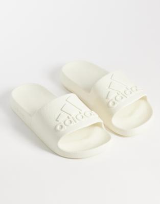 adidas Training – Adilette Aqua – Slider in Hellbraun