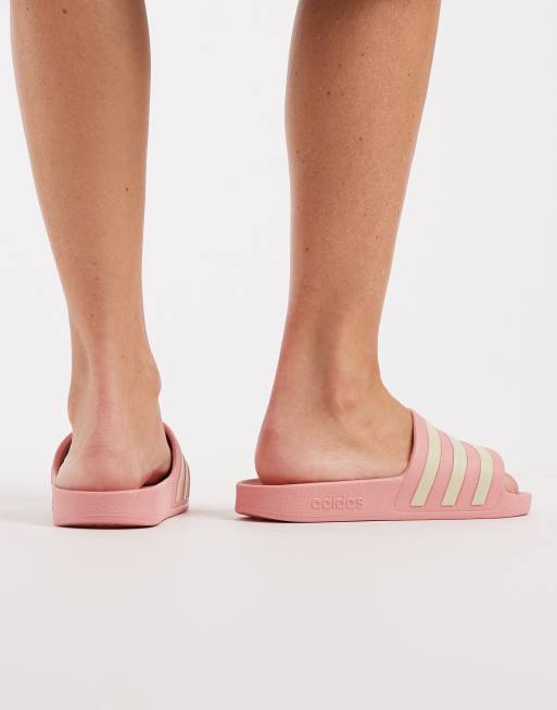 adidas Training – Adilette Aqua – Slider in Mauve-Rosa, 3 von 4