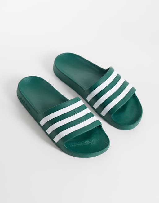 adidas Training Adilette Aqua sliders in dark green, 2 di 4