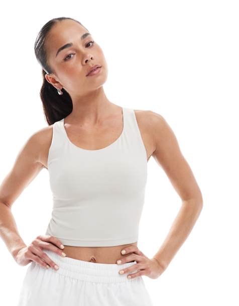 adidas Training – All Me – Beżowy podkoszulek sportowy z biustonoszem ze średnim podtrzymaniem - view 1