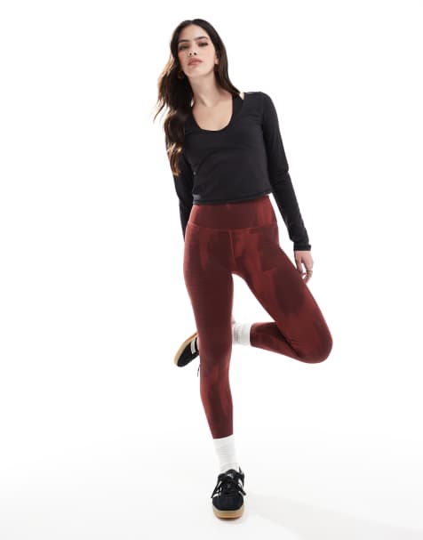 adidas Training – All Me – Dreiviertellange Leggings in Preloved Ruby und Aurora Ruby mit Grafiklogo - view 1
