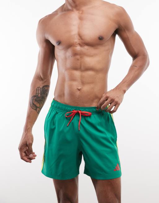 adidas Training – Badeshorts in Grün, Rot und Gelb, 5 Zoll Schrittlänge, 2 von 5