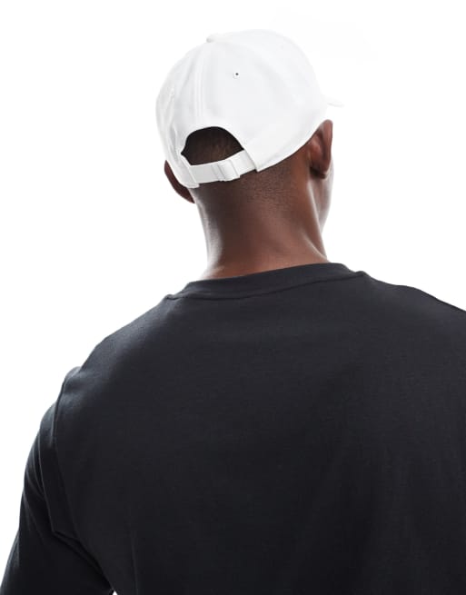 adidas Training – Baseballkappe in Weiß mit Metallaufnäher, 3 von 3