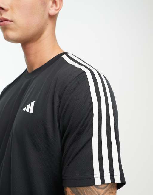 adidas Training – Essential – T-Shirt in Schwarz mit den drei Streifen, 2 von 4