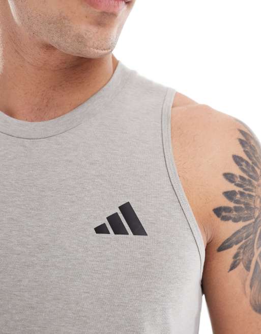 adidas – Training Essentials – Grått linne, 2 av 4