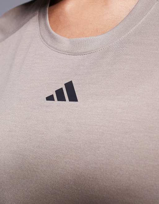 adidas Training - Essentials - Lysebrun T-shirt med rund hals, 2 af 4