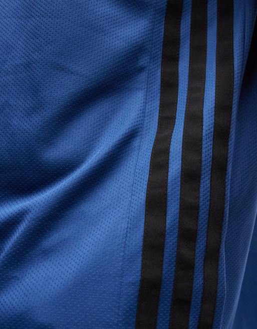 adidas Training – Essentials – Marinblå t-shirt med 3 ränder, 4 av 5