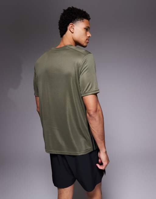 adidas Training – Essentials – Oliwkowy T-shirt z trzema paskami, 3 z 5