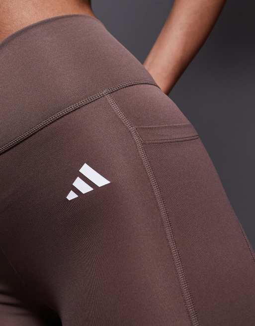 adidas - Training Essentials - Pantaloncini leggings da 7“ marrone scuro, 5 di 5
