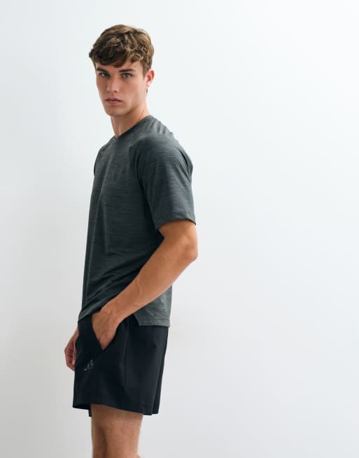 adidas Training essentials shorts in black, 2 of 5