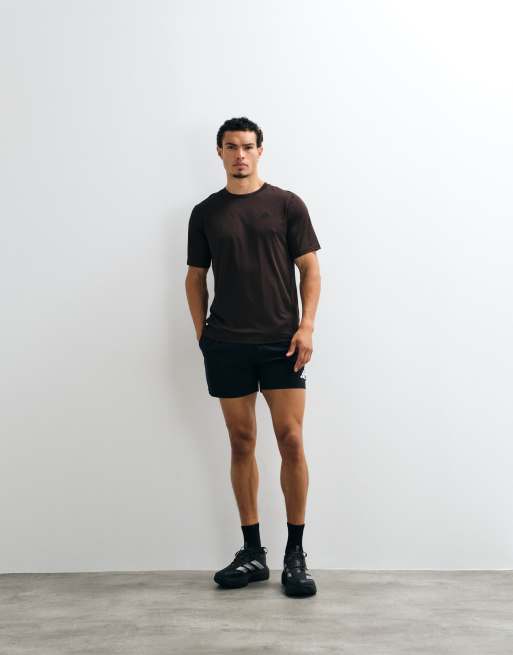 adidas Training Essentials T-shirt in aurora coffee, 4 van 5