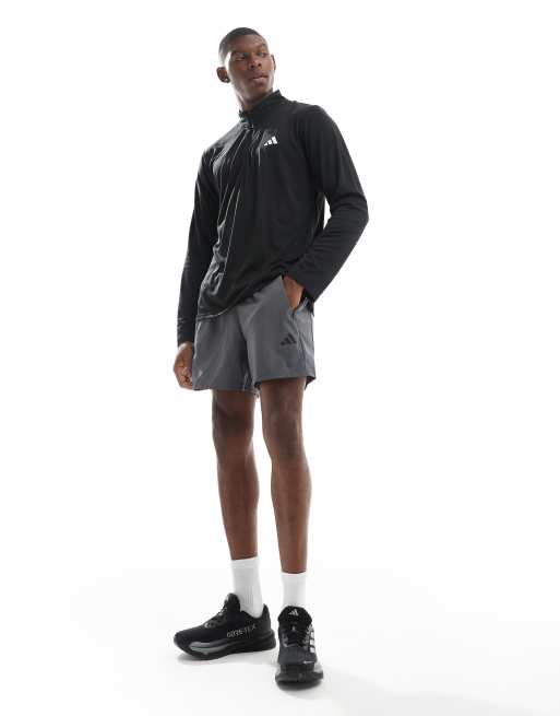 adidas Training – Essentials – T-Shirt in Schwarz mit kurzem Reißverschluss, 2 von 4