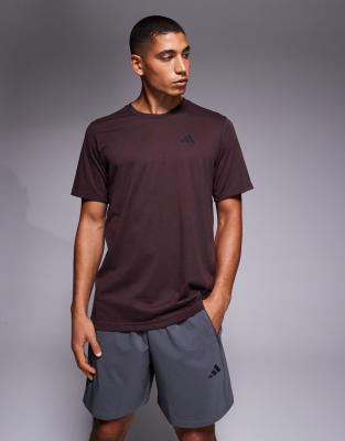 Training - Essentials - T-Shirt in Shadow Brown Brown 2XL