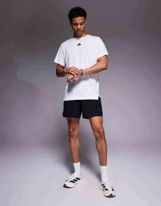 adidas Training – Essentials – T-Shirt in Weiß mit den drei Streifen, 2 von 5