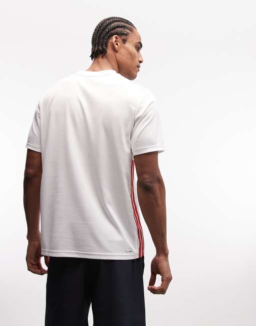 adidas Training – Essentials – T-Shirt in Weiß und Rot mit den drei Streifen, 2 von 5