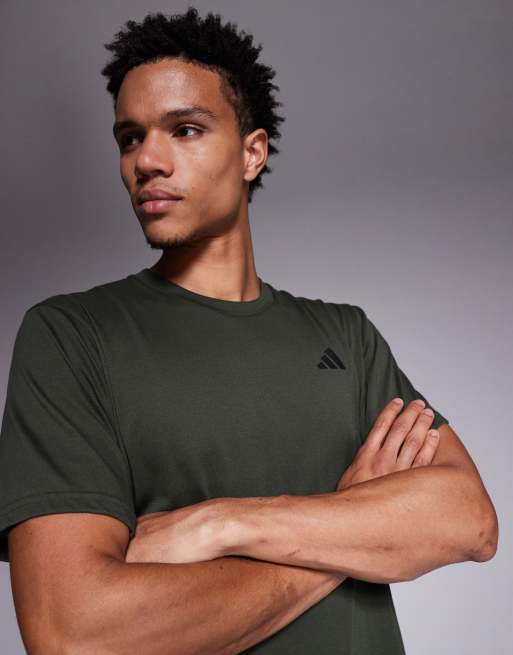 adidas - Training Essentials - T-shirt kaki scuro, 5 di 5