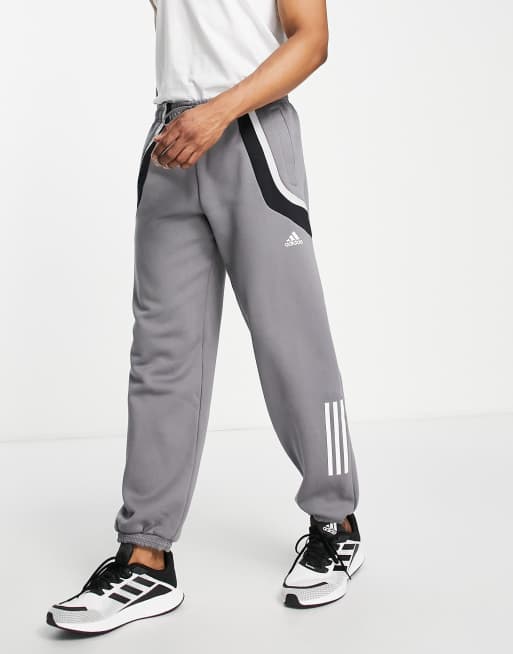 Adidas grey hot sale fleece sweatpants