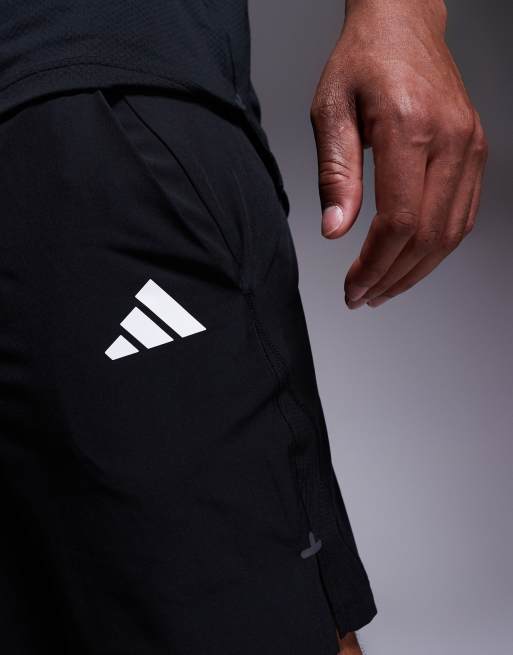 adidas Training - Gym+ - Sorte shorts med 3 striber, 2 af 5